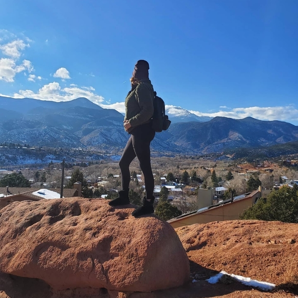 Meet your Posher, Kristina - Picture 7 of 8